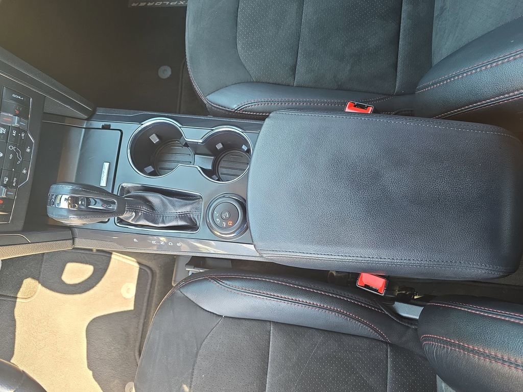 Used 2018 Ford Explorer XLT w/ Equipment Group 202A image 26