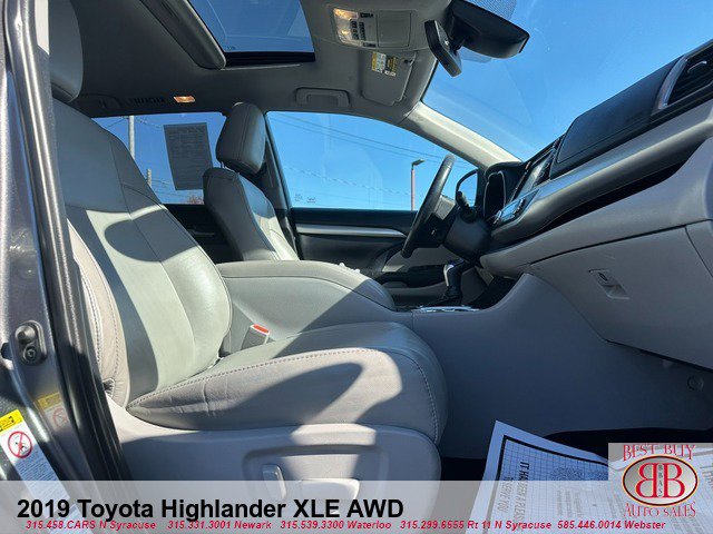 Used 2019 Toyota Highlander XLE image 15