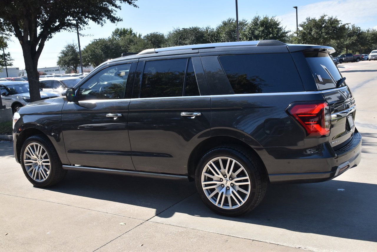 Used 2022 Ford Expedition Limited RWD image 11