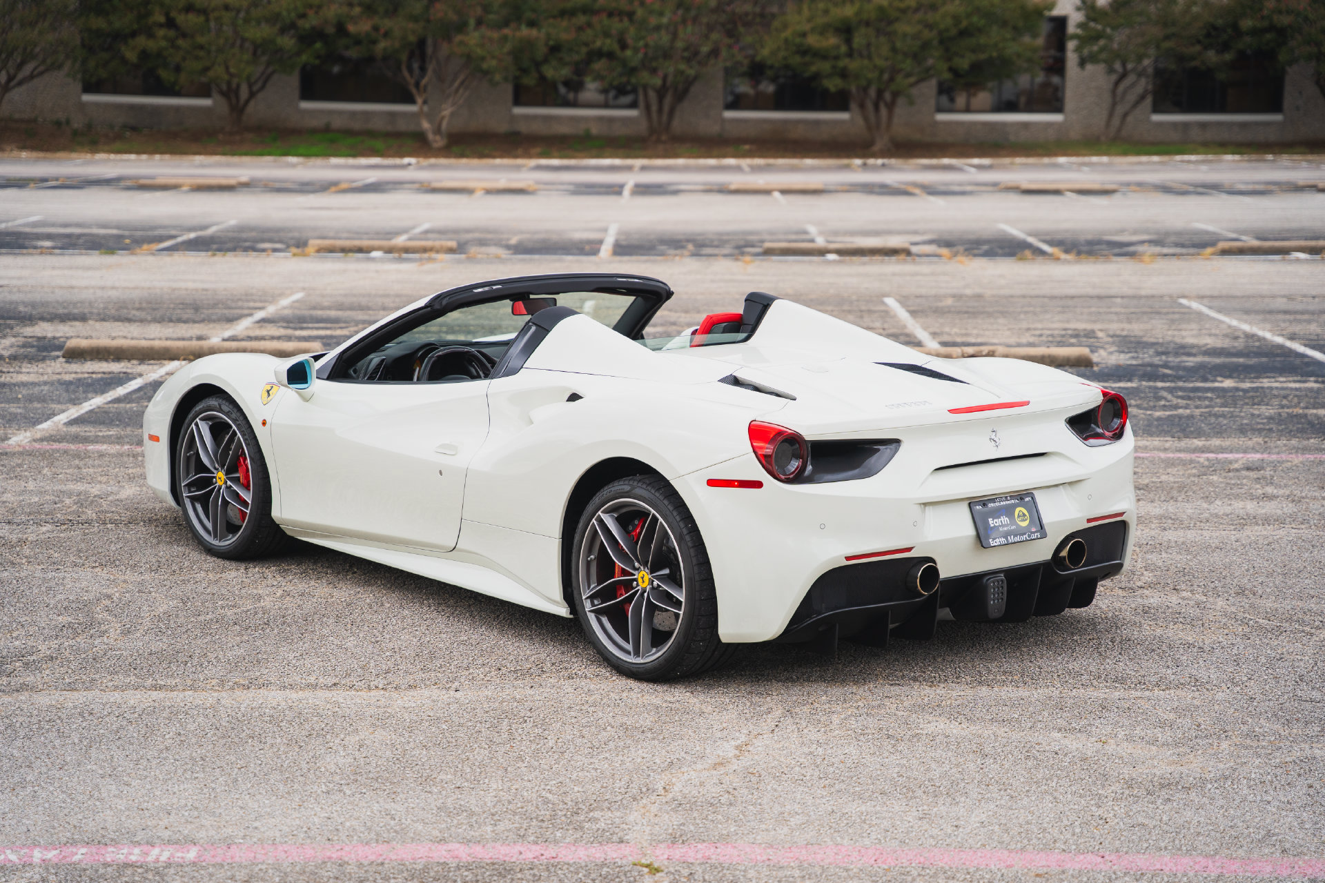 Used 2018 Ferrari 488 Spider RWD image 8