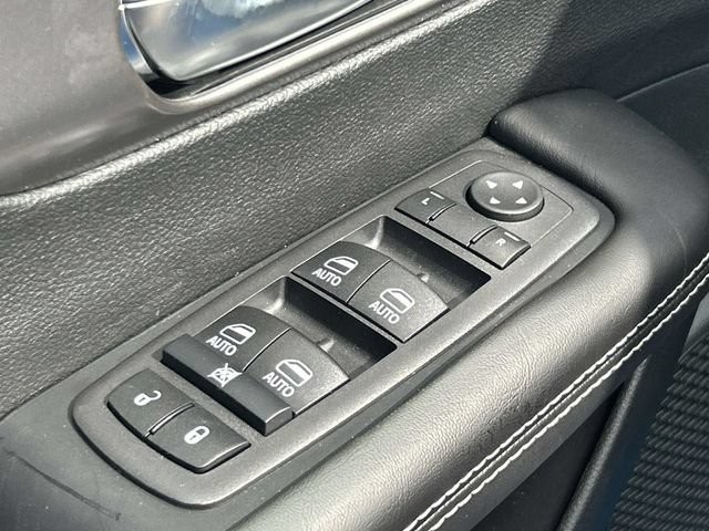 New 2026 Chrysler Pacifica Select FWD image 16