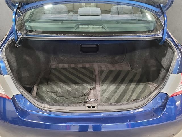 Used 2010 Toyota Camry SE FWD image 32