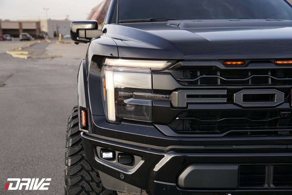 Used 2025 Ford F150 Raptor image 4