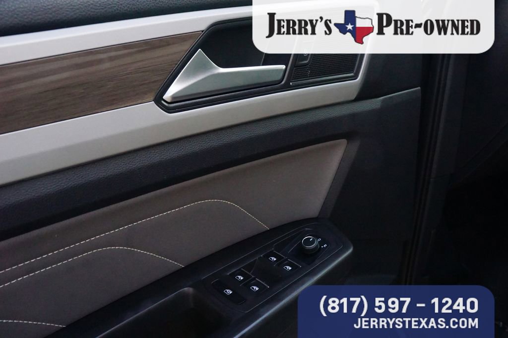 Used 2023 Volkswagen Atlas SEL AWD/4WD image 18