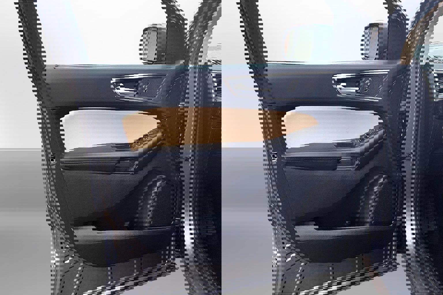 Used 2024 Ford Edge SEL w/ Convenience Package image 24