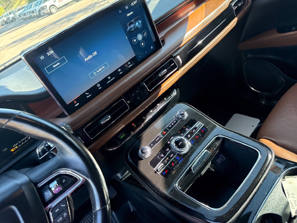 Certified 2022 Lincoln Nautilus Reserve w/ Luxury Package AWD/4WD image 17