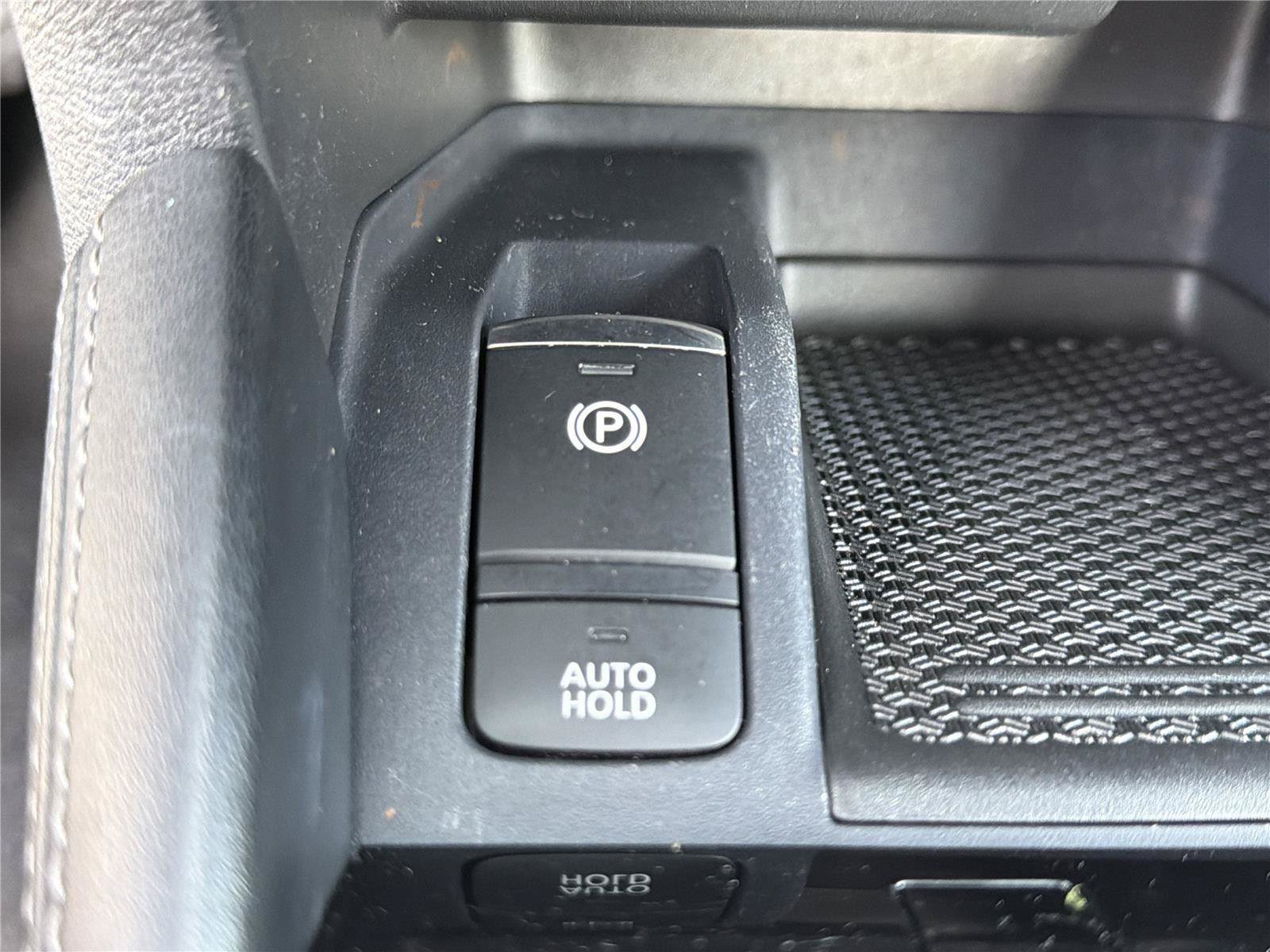 Used 2023 Nissan Kicks SV FWD image 16
