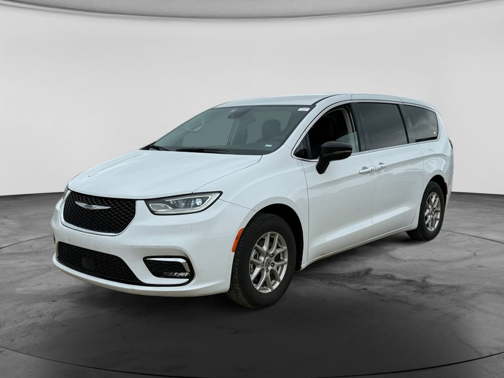 Used 2024 Chrysler Pacifica Touring-L FWD image 5