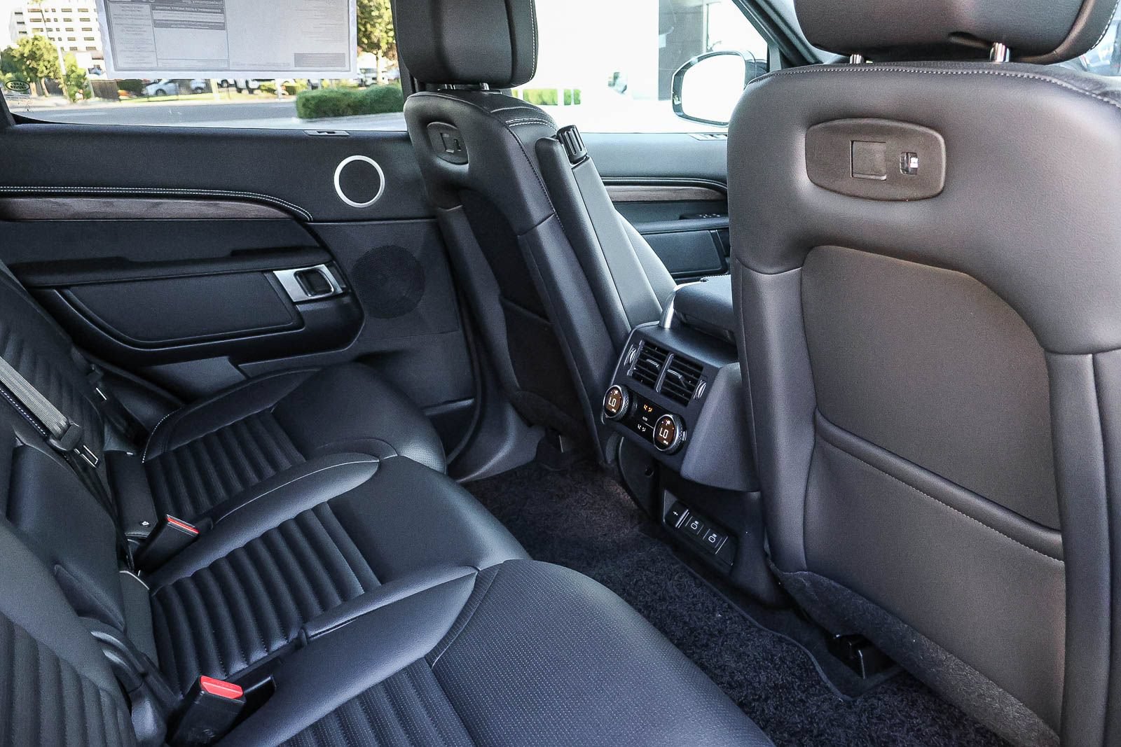 New 2026 Land Rover Discovery Dynamic SE AWD/4WD image 19