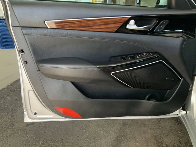 Used 2018 Kia Cadenza Technology image 14