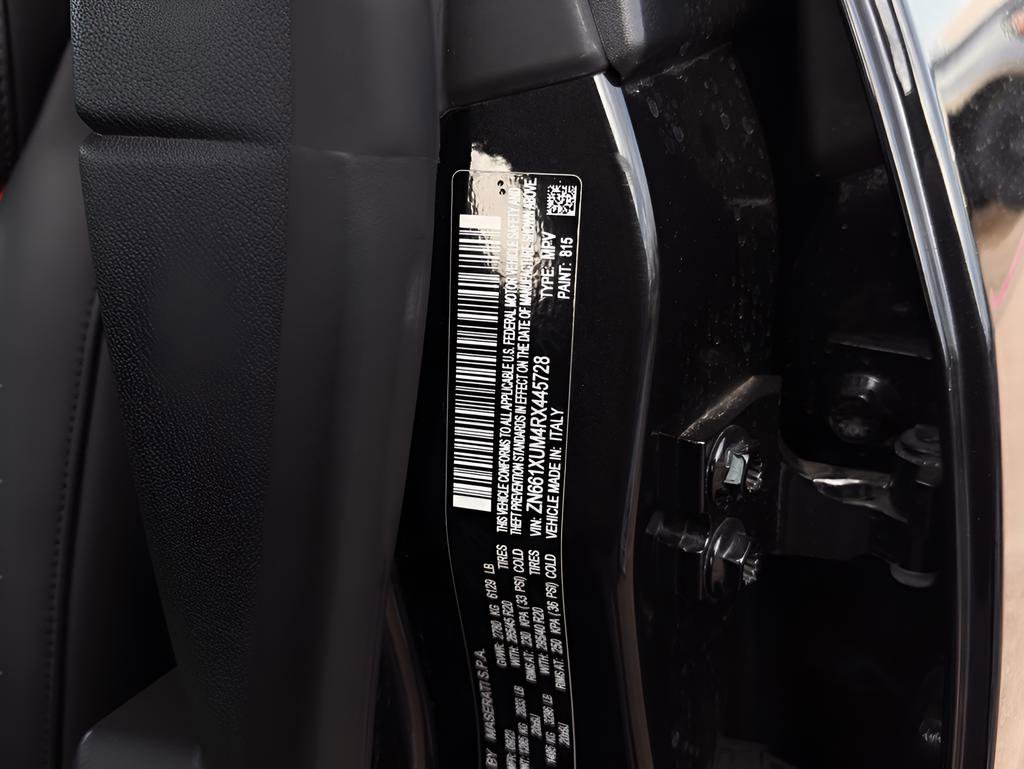 Used 2024 Maserati Levante GT Ultima image 29