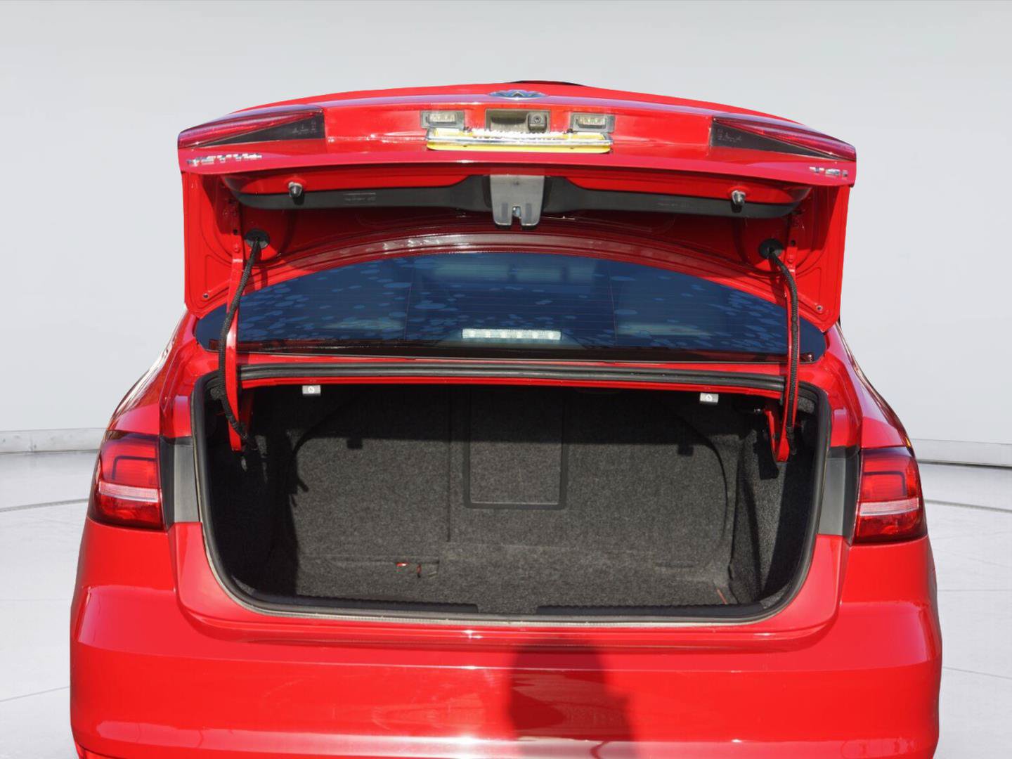 Used 2015 Volkswagen Jetta Sport FWD image 31