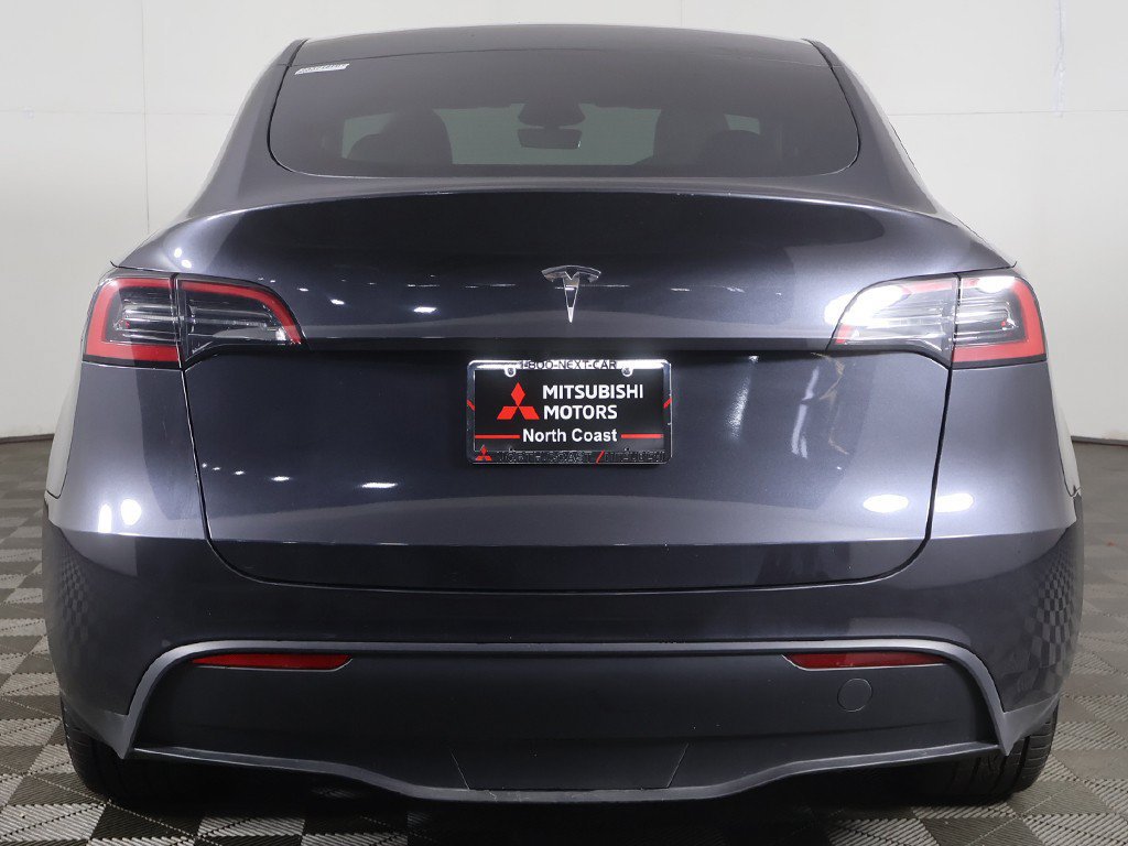 Used 2024 Tesla Model Y Long Range AWD/4WD image 17