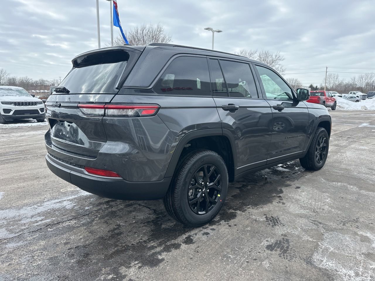 New 2026 Jeep Grand Cherokee Laredo image 3