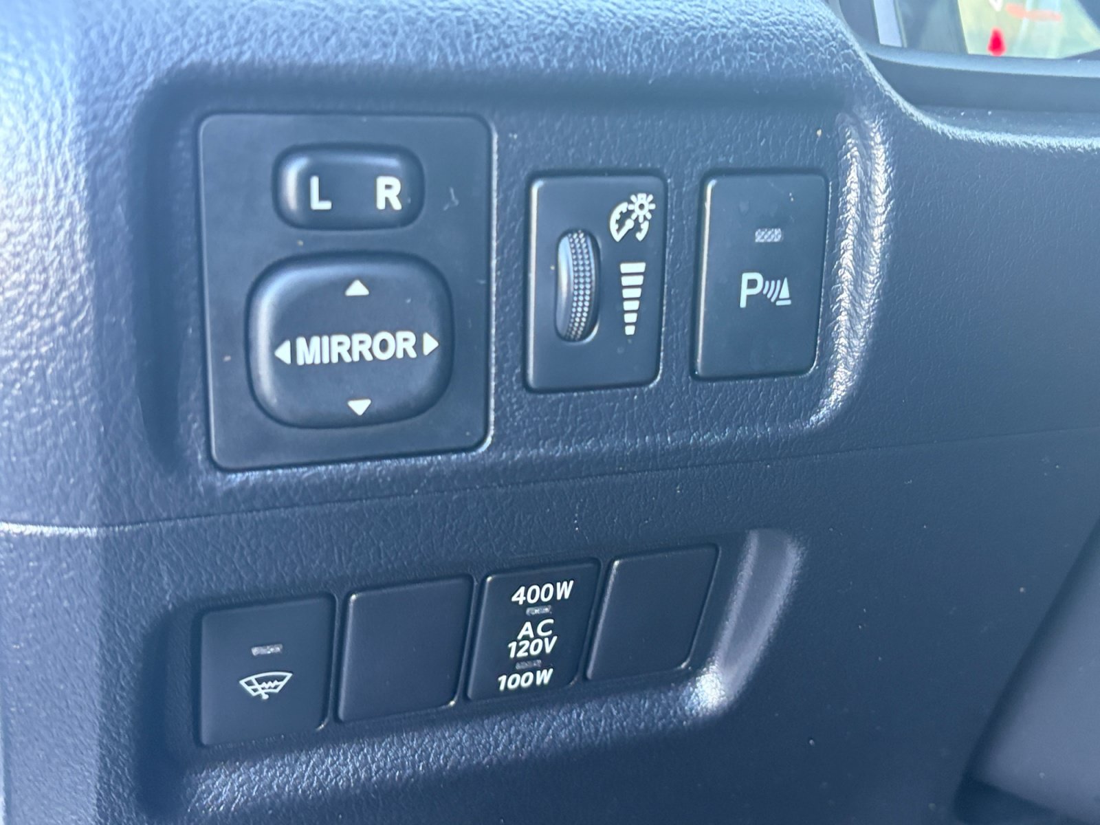 Used 2018 Toyota 4Runner Limited AWD/4WD image 17