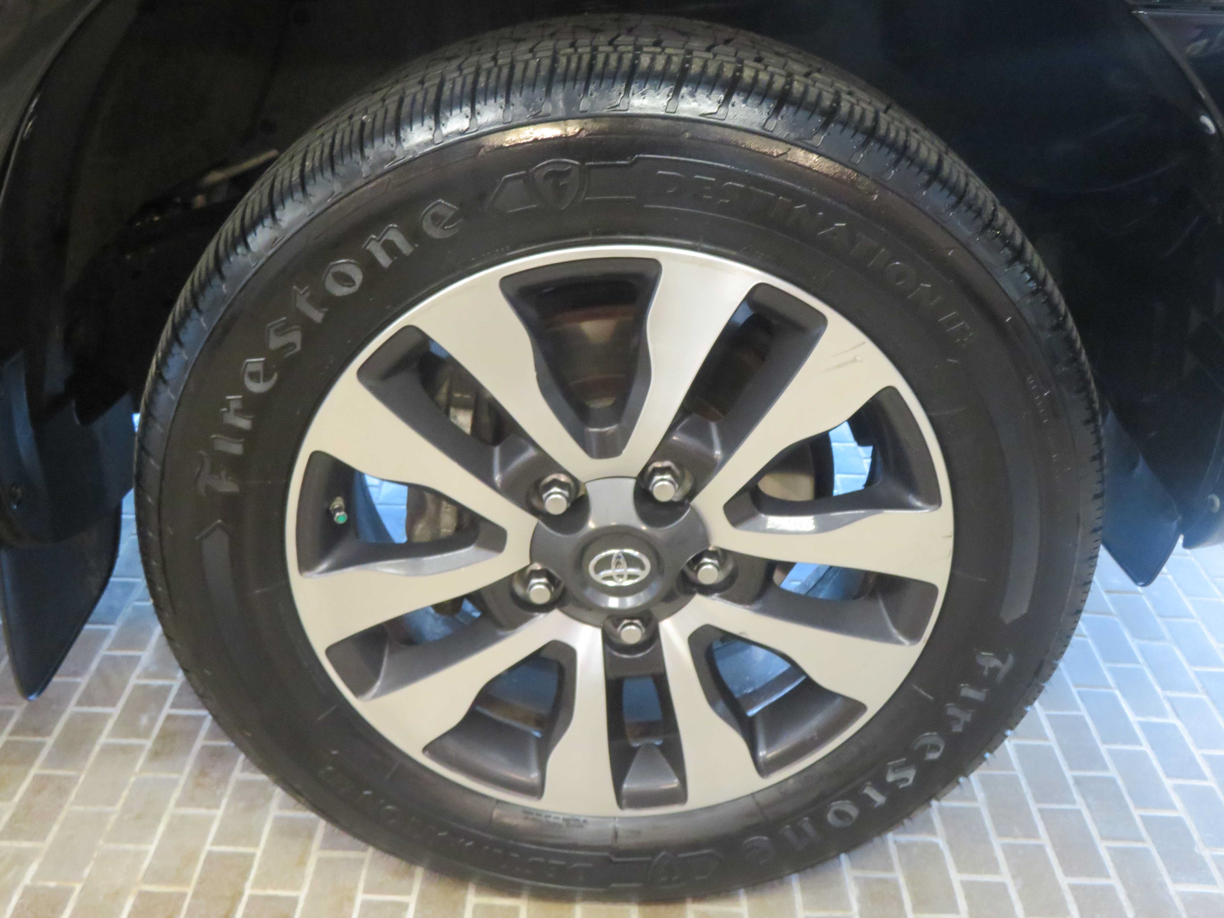 Used 2020 Toyota Sequoia Limited w/ Safety & Convenience Package AWD/4WD image 10