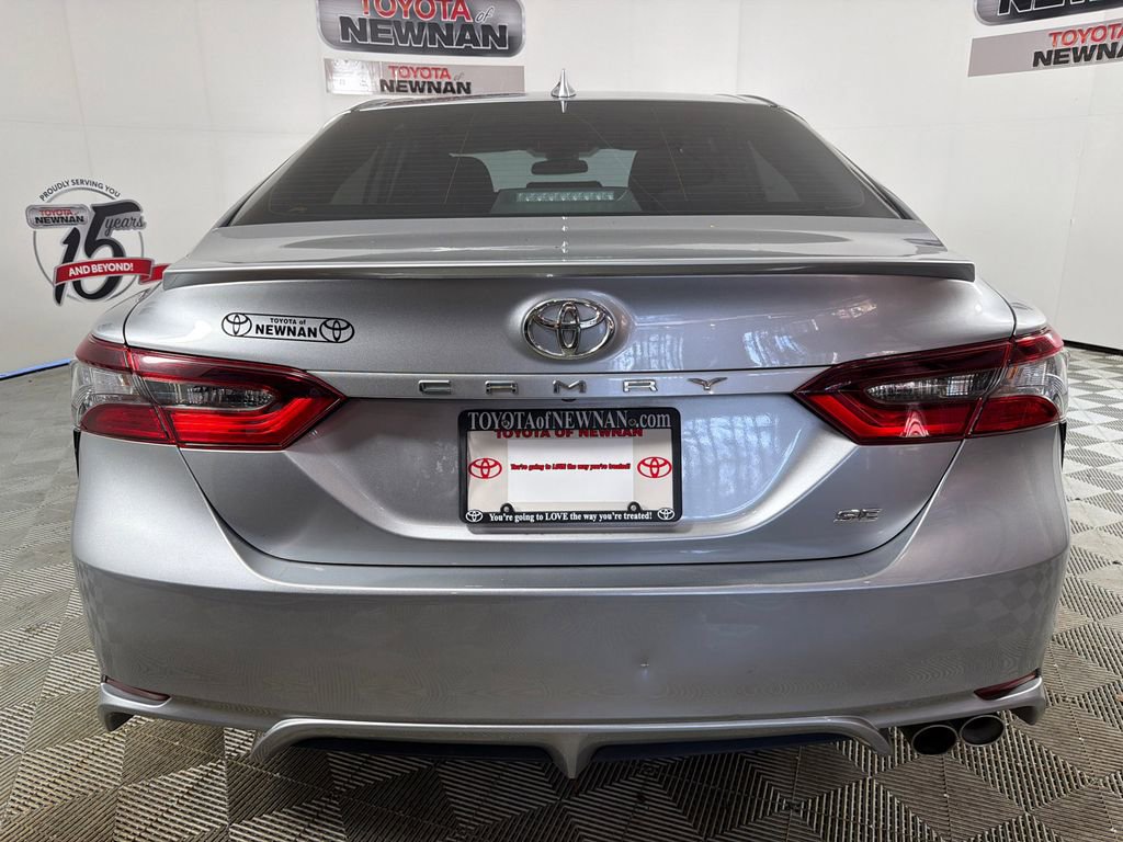 Used 2023 Toyota Camry SE image 4