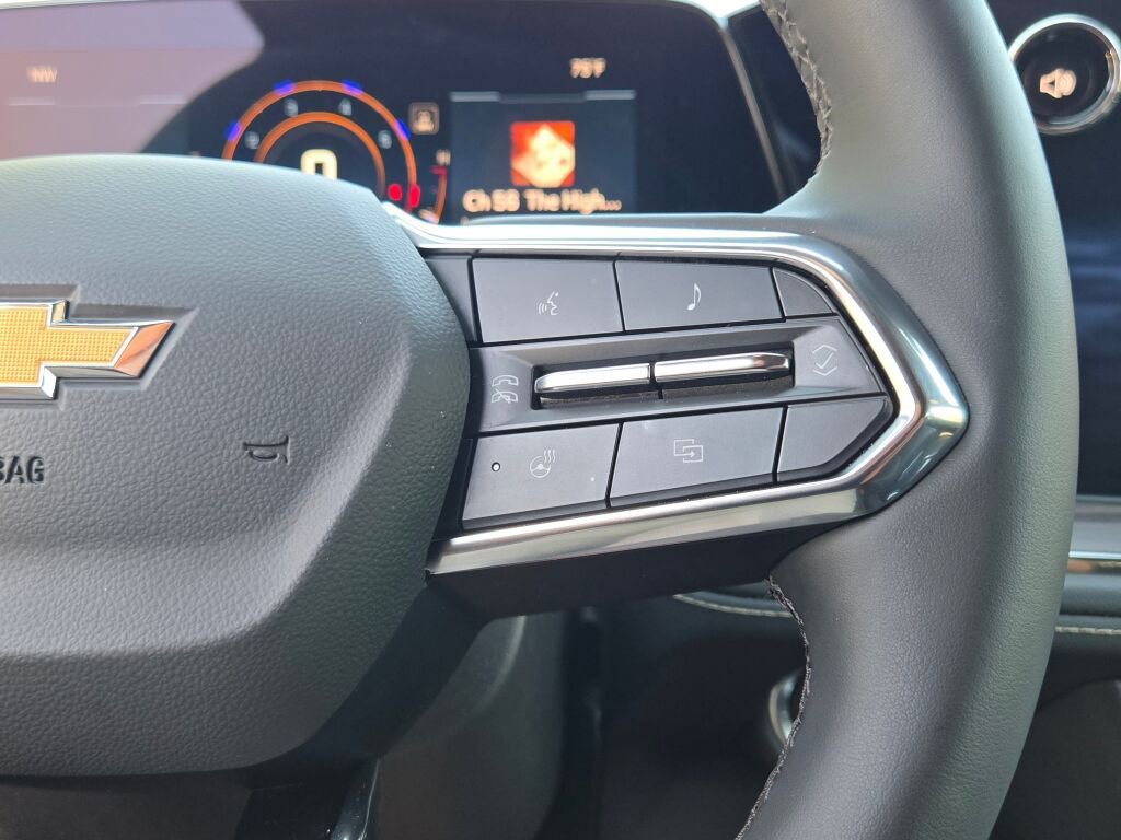 Used 2025 Chevrolet Suburban Premier image 40