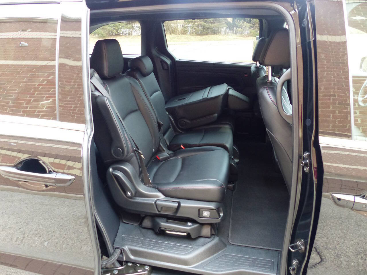 Used 2024 Honda Odyssey Sport image 37