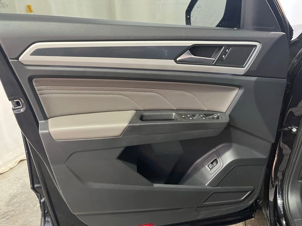 Certified 2023 Volkswagen Atlas Cross Sport SEL R-Line AWD/4WD image 10