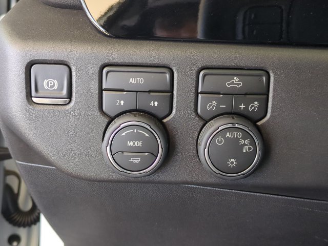 Certified 2026 Chevrolet Silverado 1500 LT AWD/4WD image 24