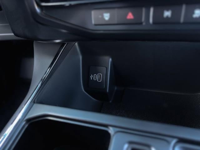 New 2025 Ford F150 Lightning Flash AWD/4WD image 14