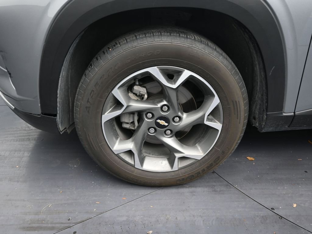 Used 2024 Chevrolet Trax LT w/ Driver Confidence Package FWD image 9