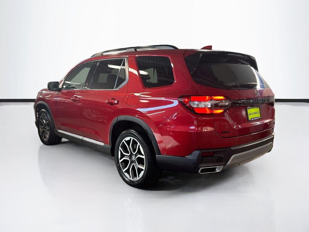 Used 2025 Honda Pilot Touring image 7
