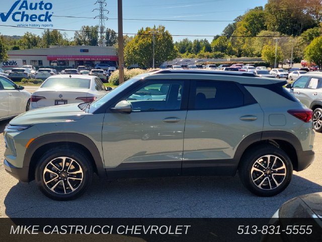 Used 2026 Chevrolet TrailBlazer LT FWD image 2