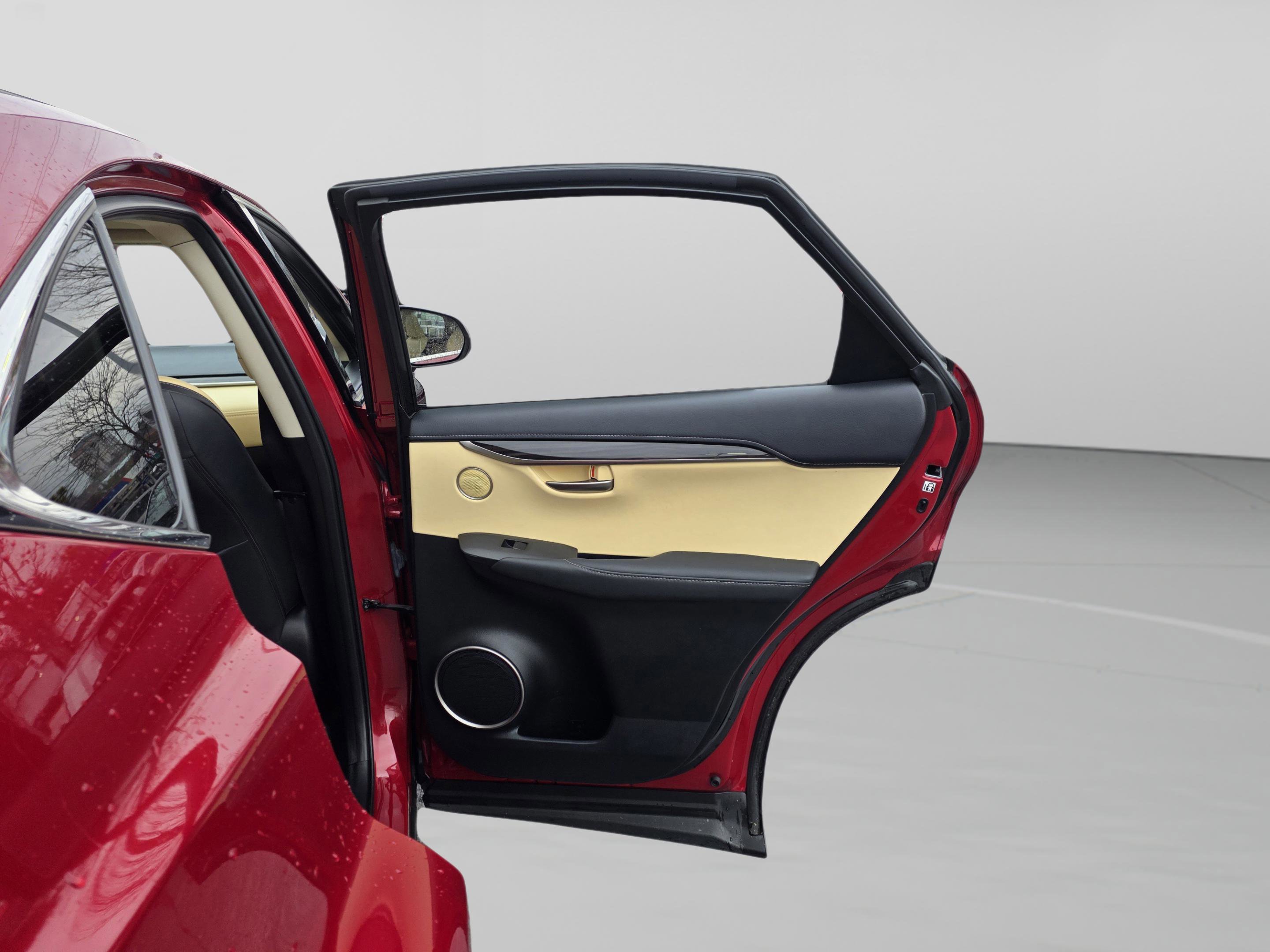 Used 2015 Lexus NX 300h AWD w/ Luxury Package image 26