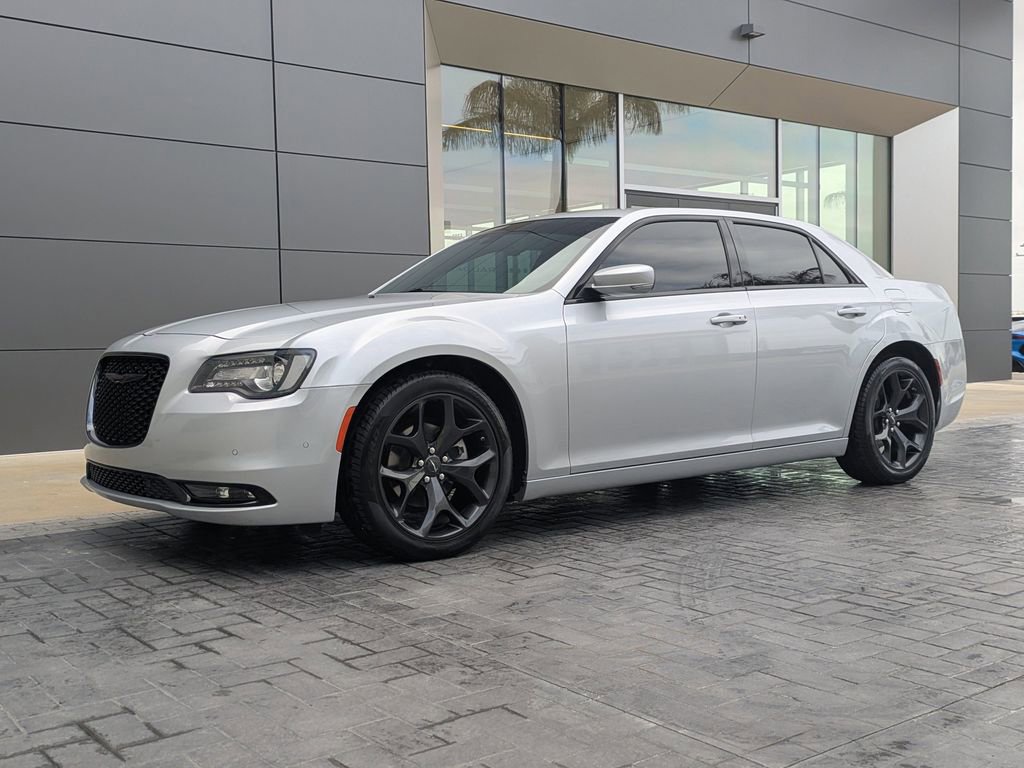 Used 2022 Chrysler 300 S w/ Comfort Group image 2