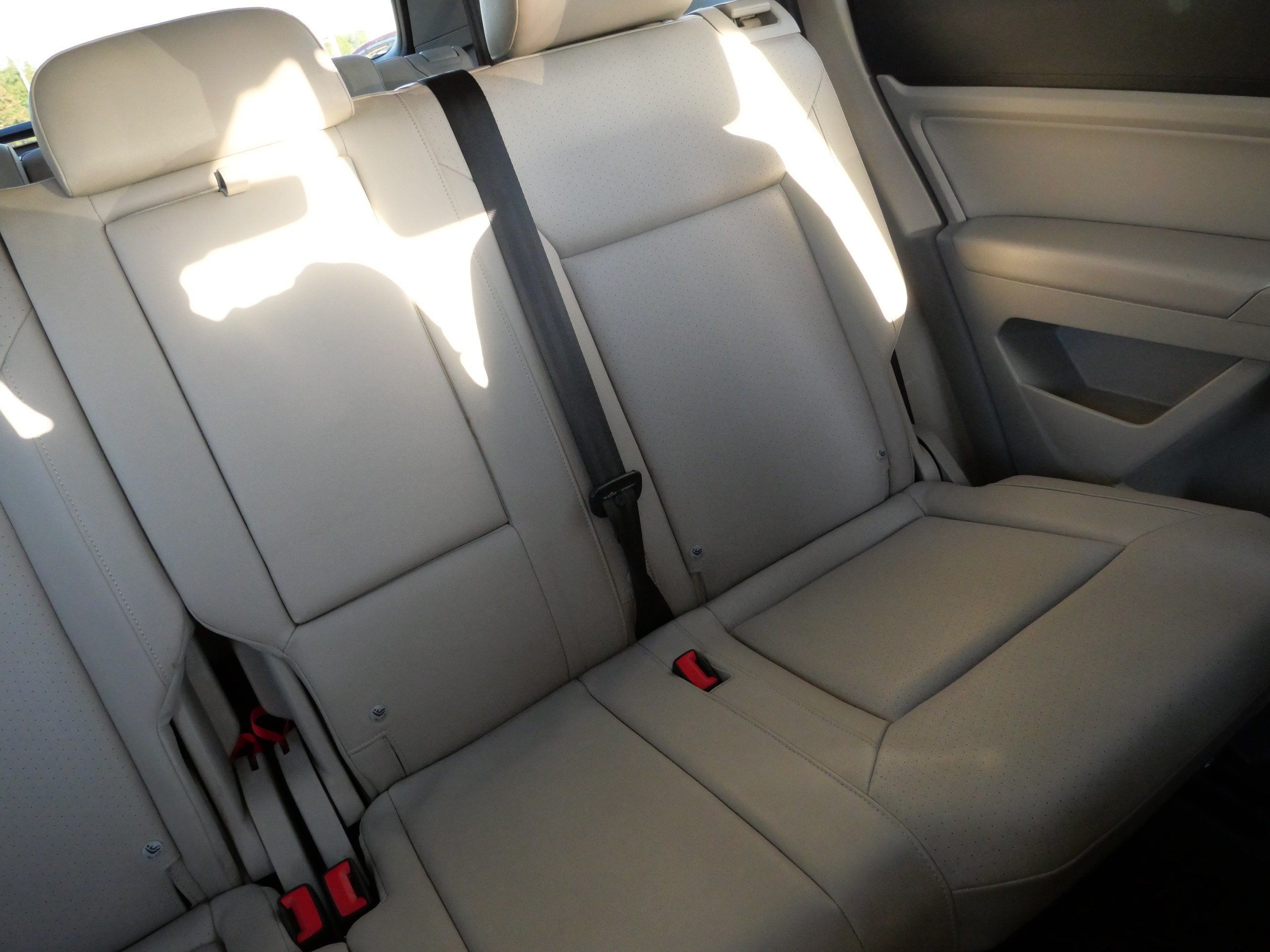 Used 2019 Volkswagen Atlas SE w/ Towing Package AWD/4WD image 14