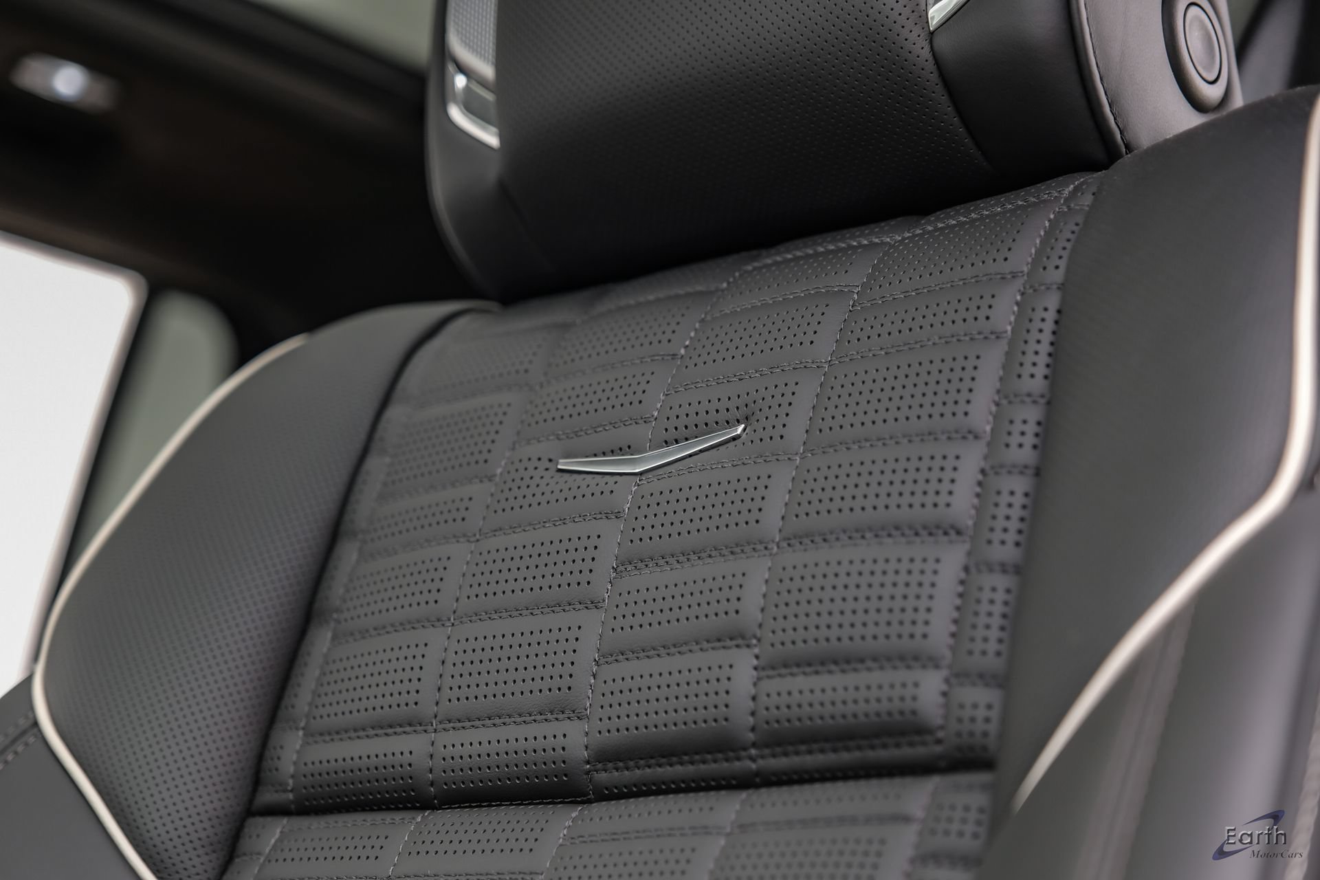 Used 2025 Cadillac Escalade V w/ LPO, Floor Liner Package AWD/4WD image 40