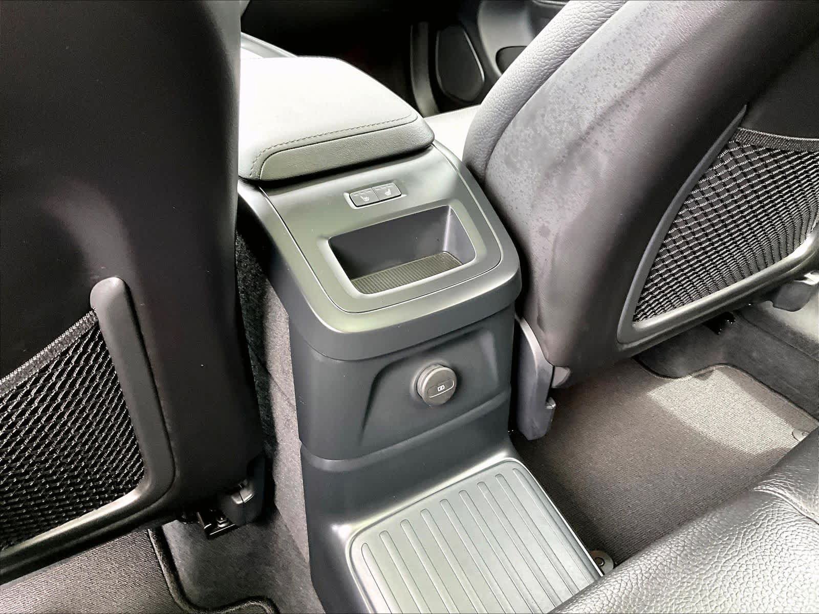 Used 2025 Volvo XC60 T8 Plus AWD/4WD image 38