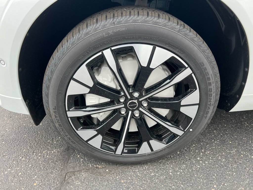 New 2026 Volvo XC60 T8 Plus w/ Protection Package Premier AWD/4WD image 9