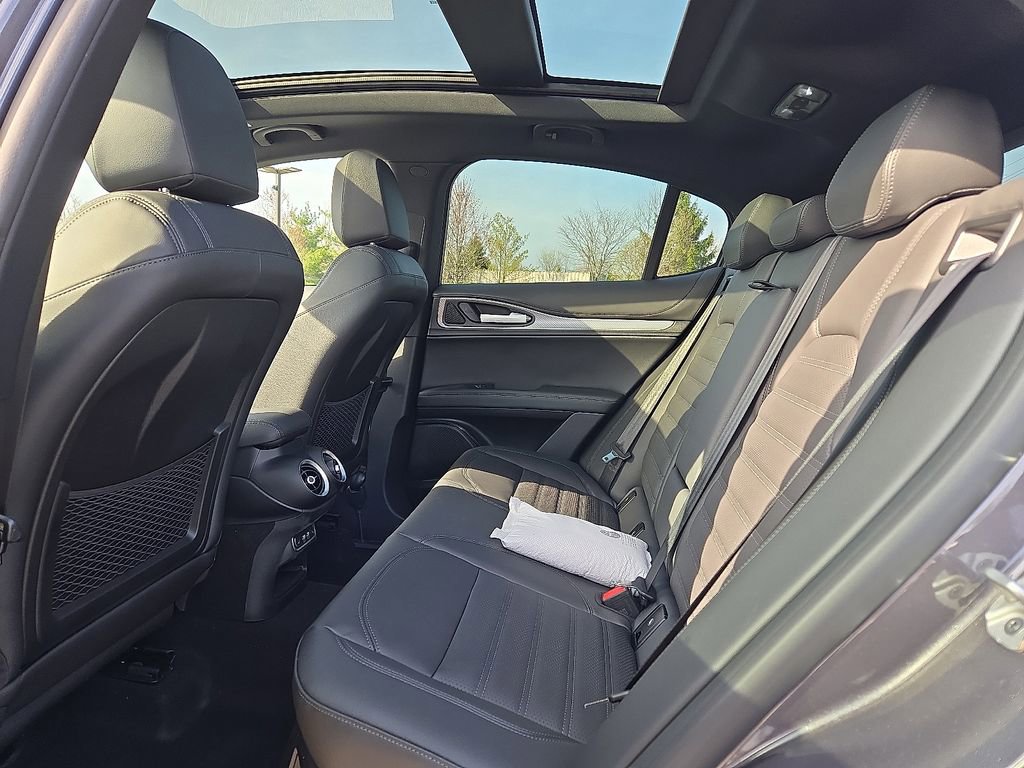 New 2026 Alfa Romeo Stelvio Sprint AWD/4WD image 6