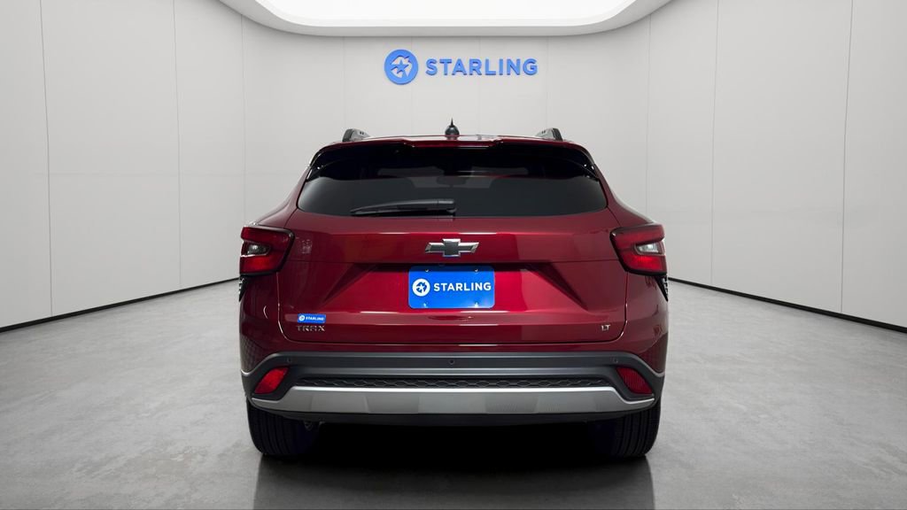 Certified 2025 Chevrolet Trax LT w/ Driver Confidence Package image 7