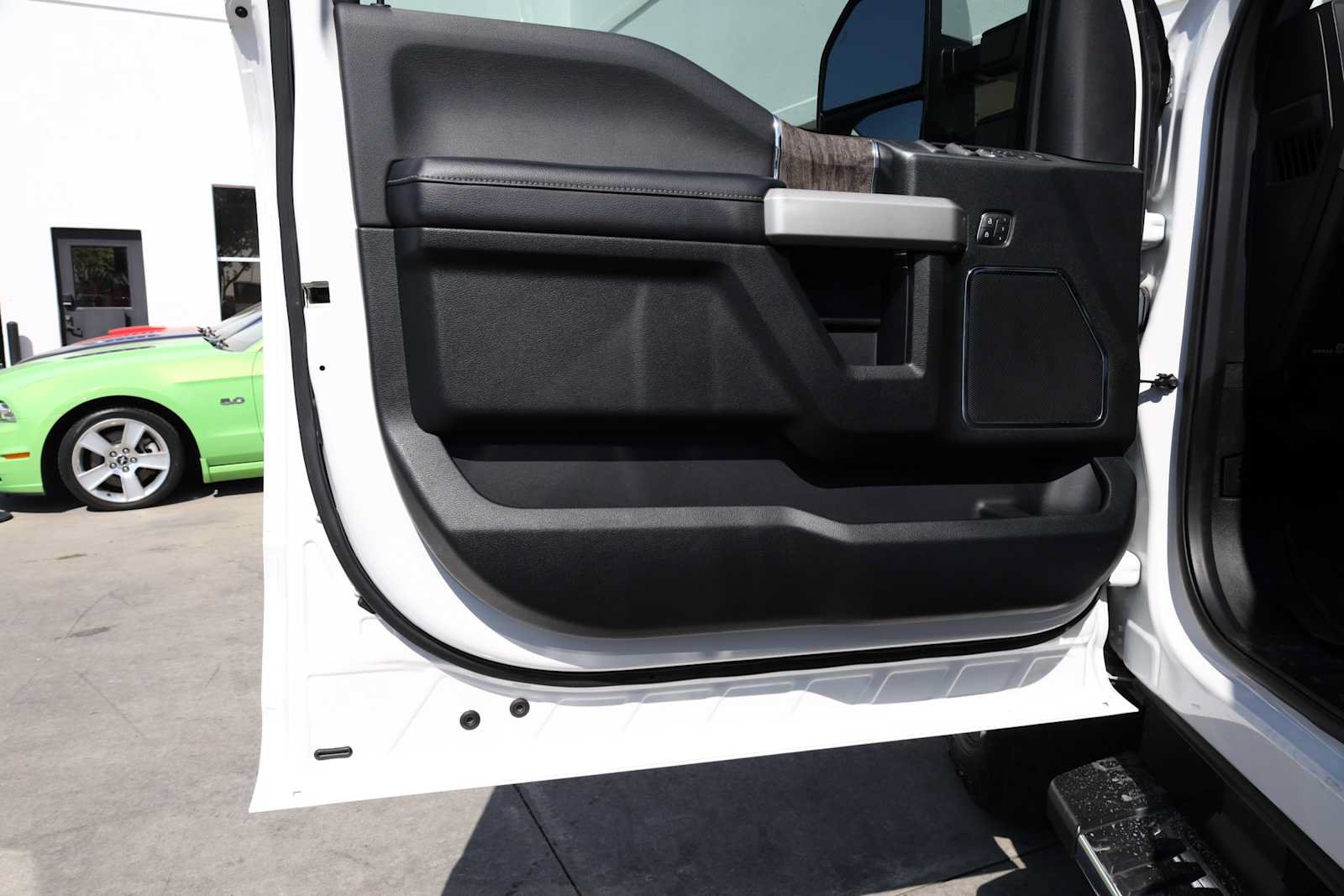 Used 2018 Ford F250 Lariat w/ Lariat Ultimate Package AWD/4WD image 50