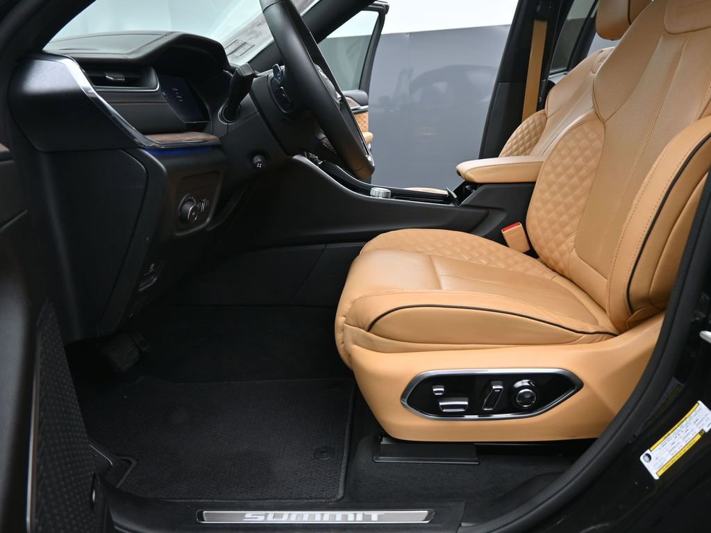 Used 2024 Jeep Grand Cherokee L Summit w/ Advanced Protech Group IV image 10