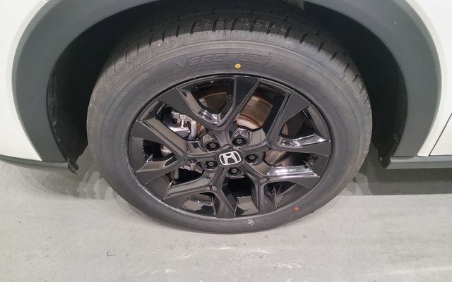 Certified 2025 Honda HR-V Sport image 39