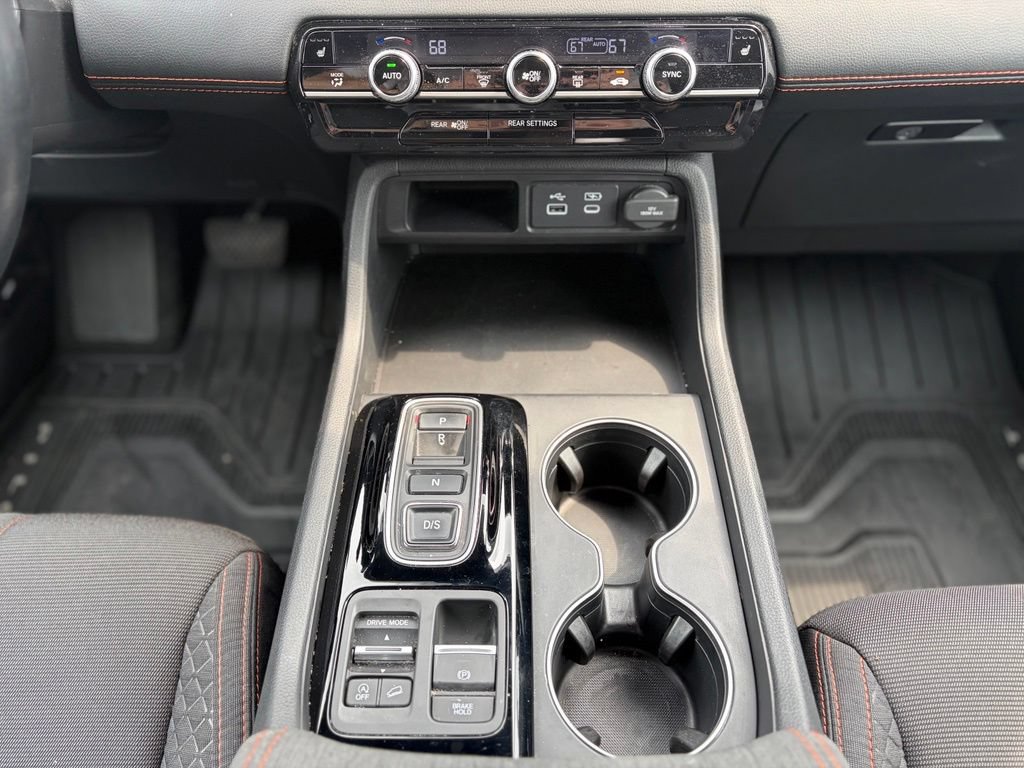 Used 2025 Honda Pilot Sport image 28