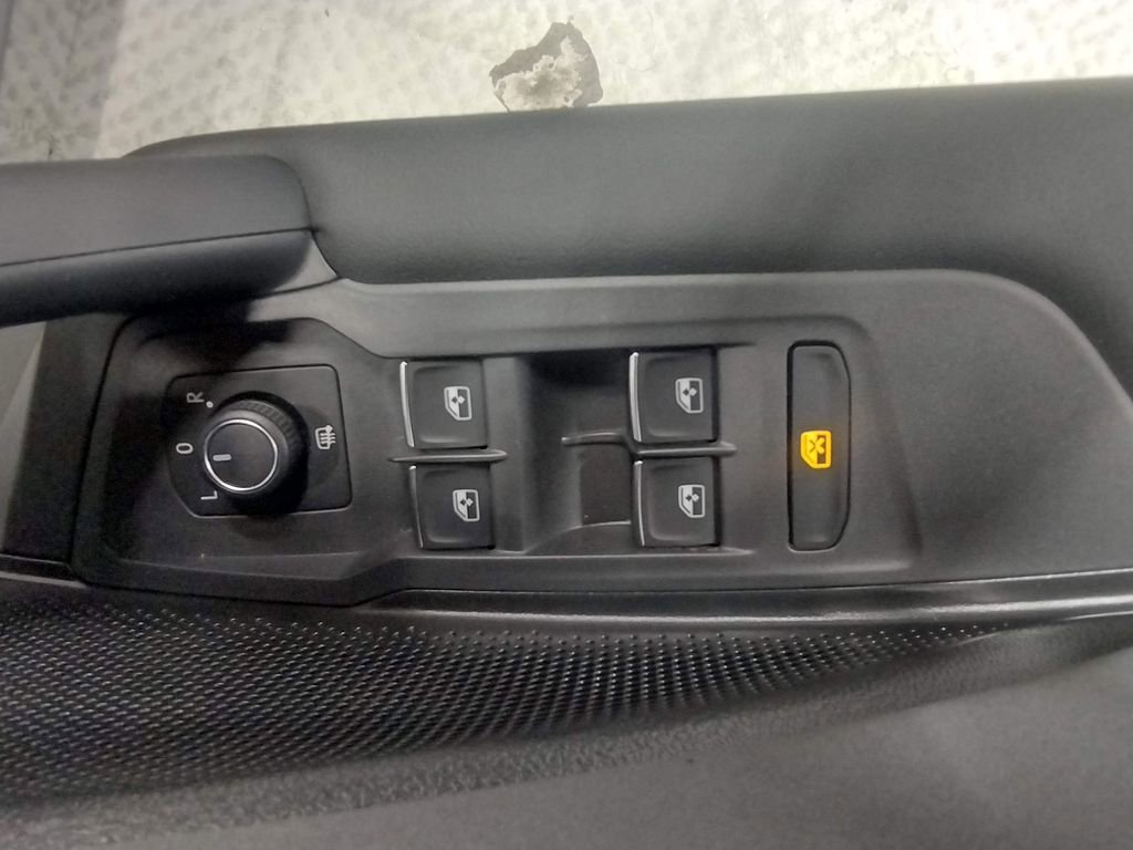 New 2026 Volkswagen Tiguan SE image 20