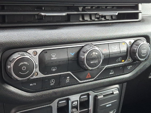 Used 2025 Jeep Gladiator Sport AWD/4WD image 17