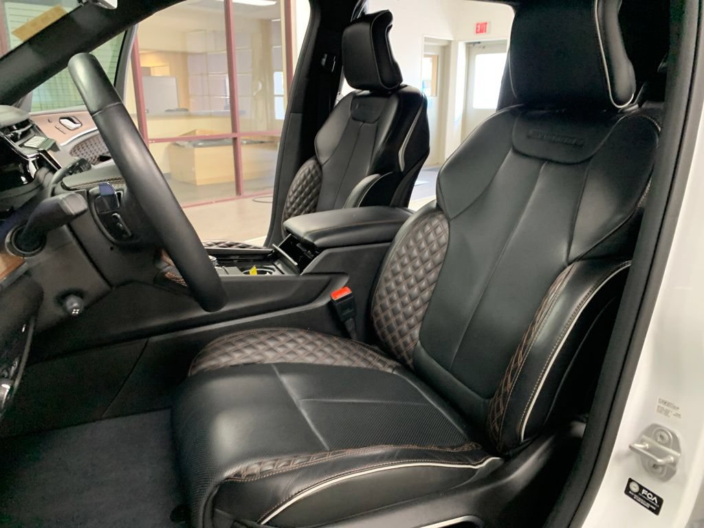 Used 2022 Jeep Grand Cherokee Summit w/ Advanced Protech Group IV AWD/4WD image 8
