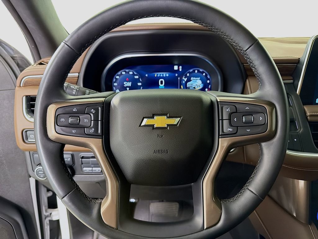 Used 2023 Chevrolet Suburban High Country RWD image 14