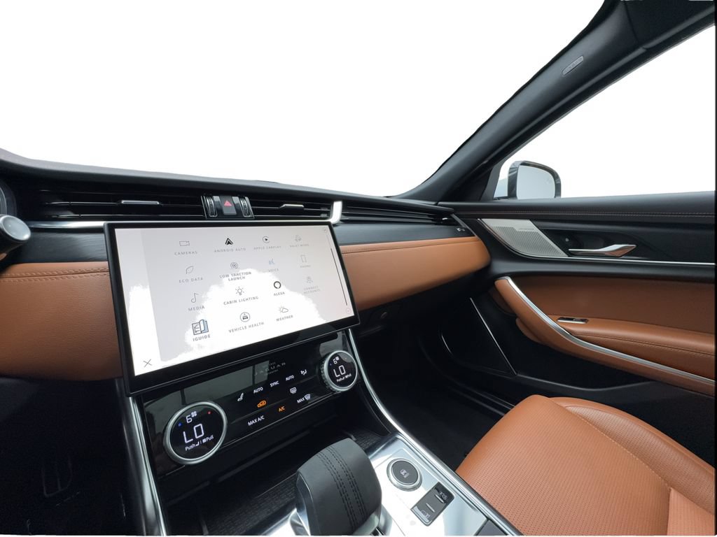 Used 2024 Jaguar XF R-Dynamic SE RWD image 40