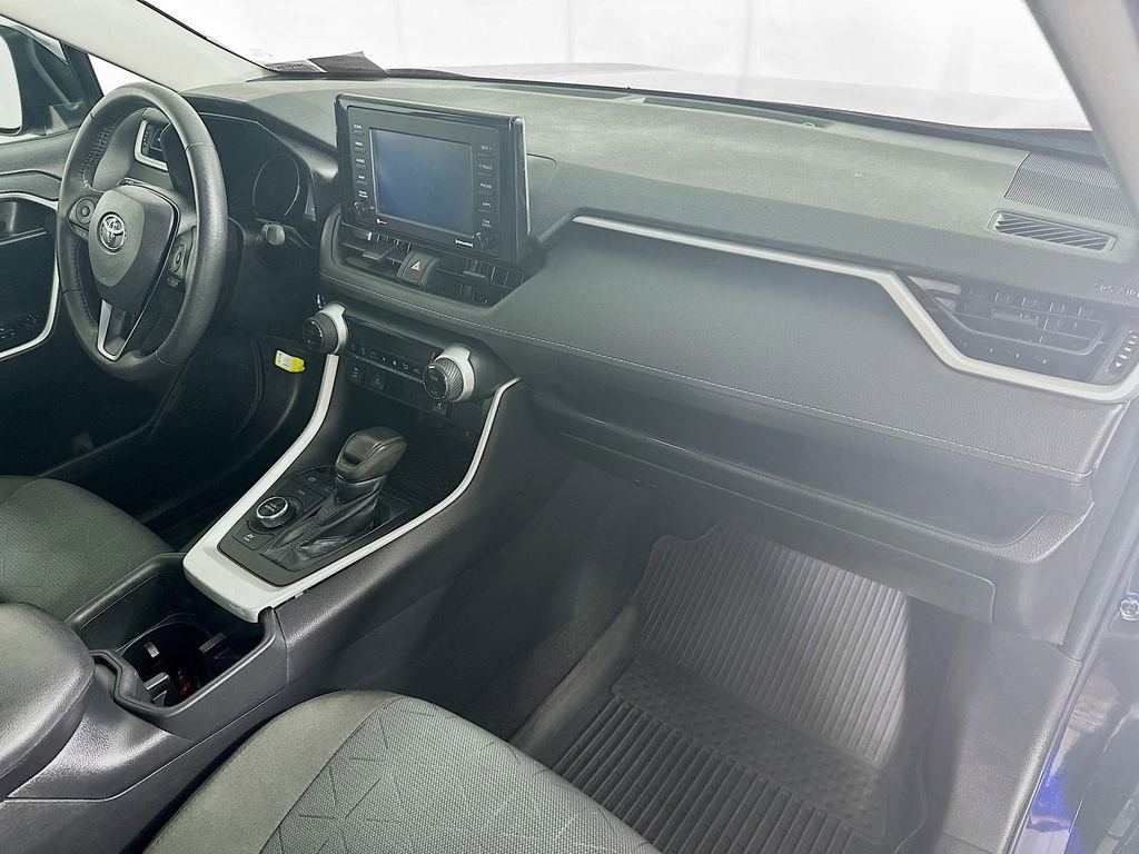 Used 2022 Toyota RAV4 XLE w/ Convenience Package image 31