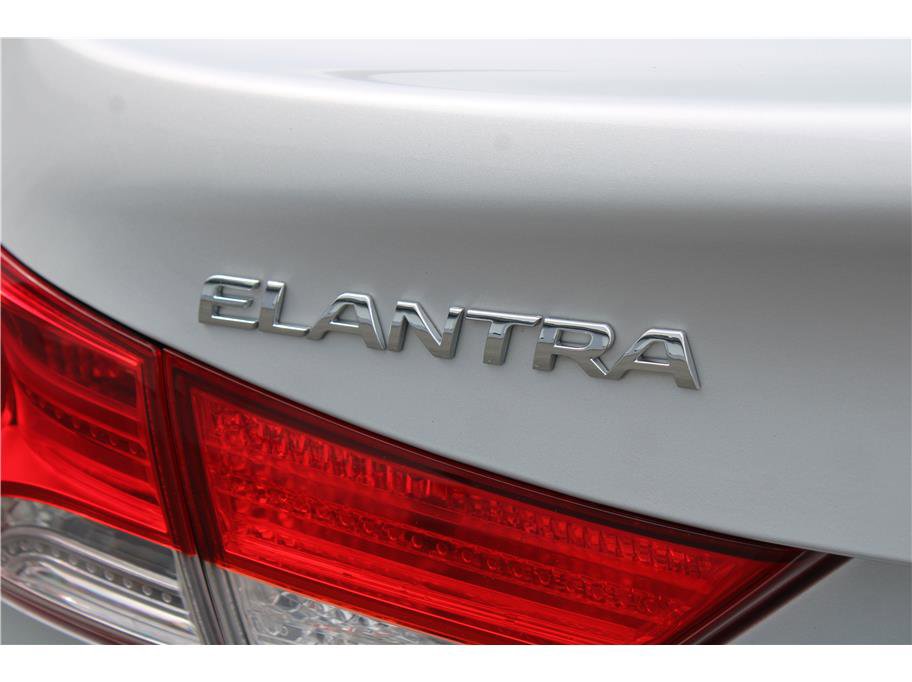 Used 2013 Hyundai Elantra GLS w/ Preferred Pkg FWD image 31