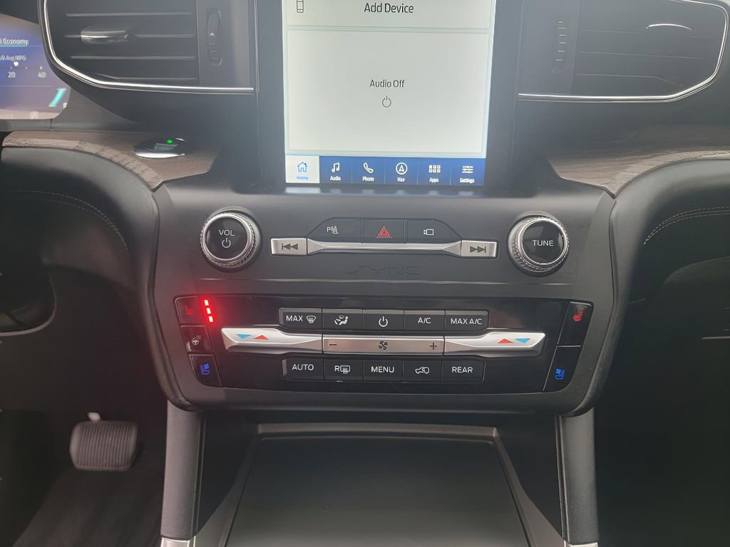 Used 2020 Ford Explorer Platinum w/ Premium Technology Package image 23