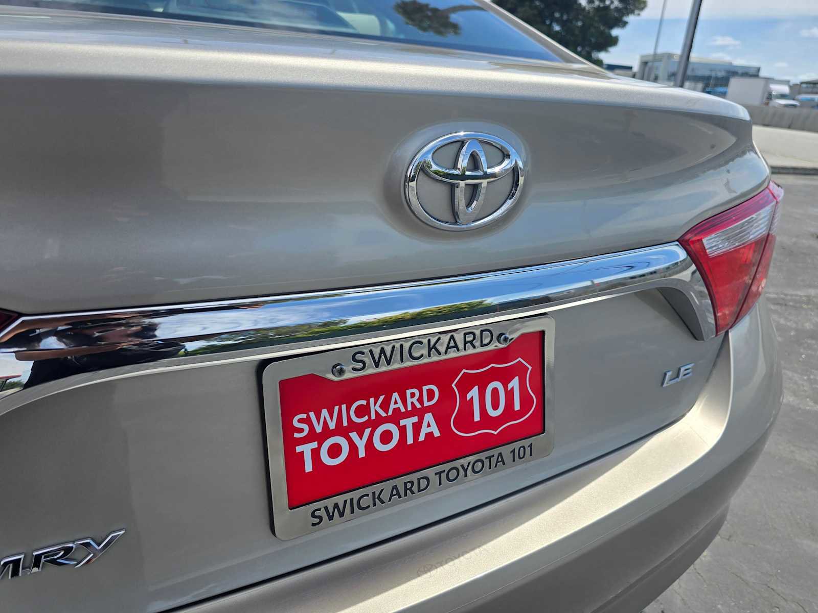 Used 2017 Toyota Camry LE image 17